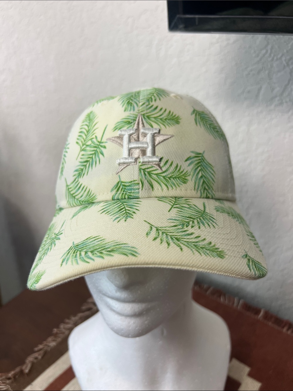 New Era Houston astros Baseball Cap with Green Palm Print and Silver H Logo